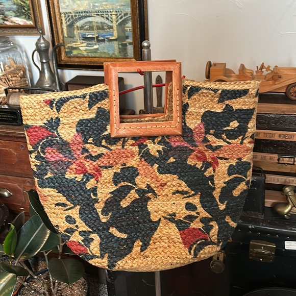 ANTIK KRAFT Pallavi Tote Woven Bag Wood Handles - Picture 6 of 7